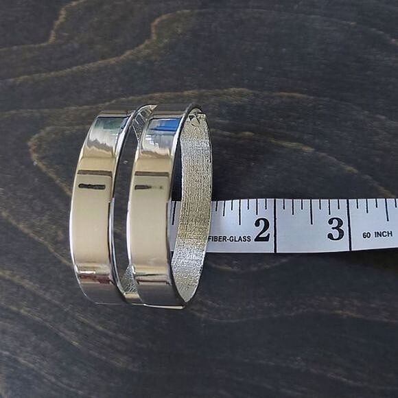Silver tone wide cutout hinged cuff - Picture 8 of 11